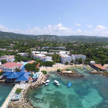 Franklyn D Resort & Spa All Inclusive รันอเวย์เบย์ ภายนอก รูปภาพ