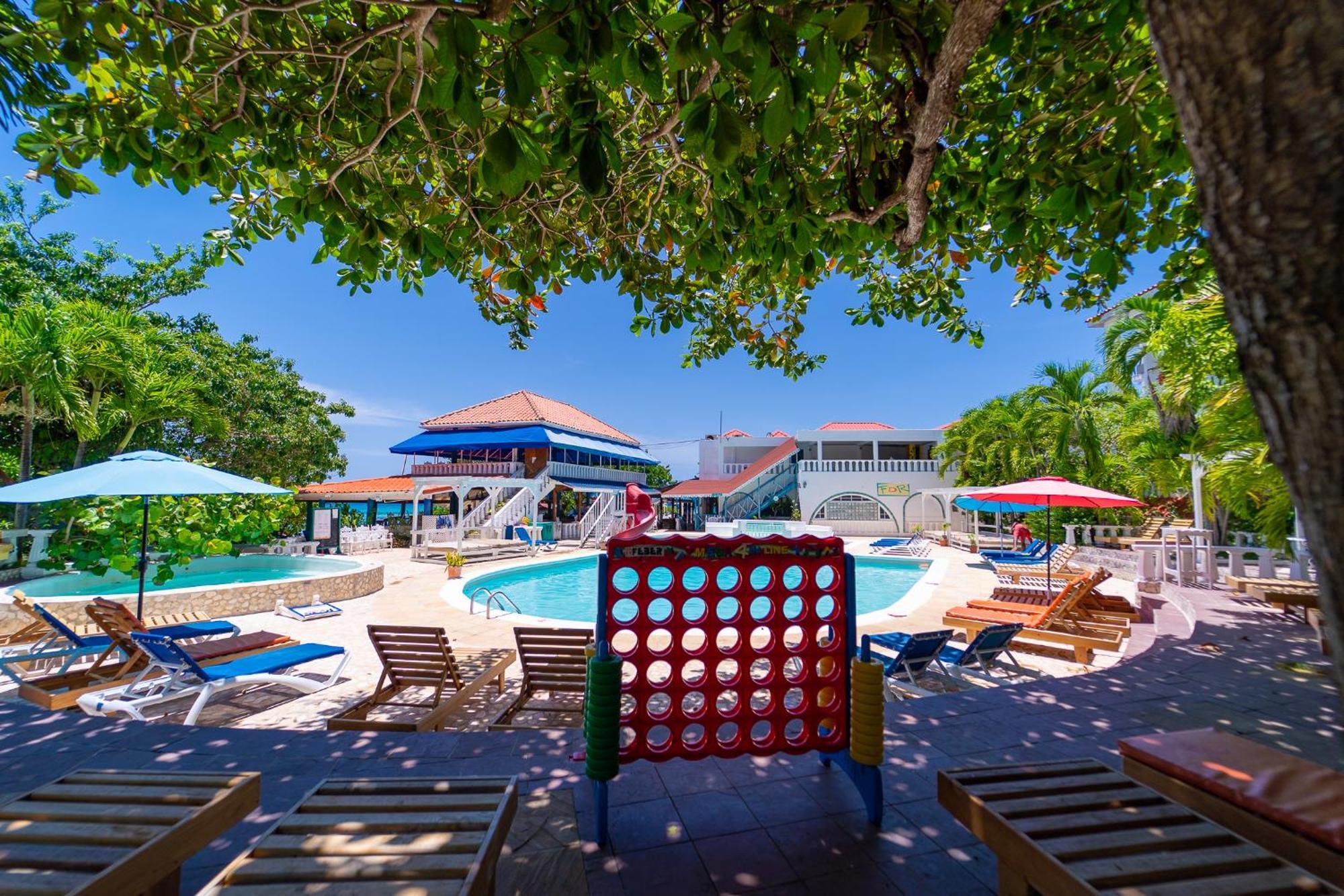 Franklyn D Resort & Spa All Inclusive รันอเวย์เบย์ ภายนอก รูปภาพ