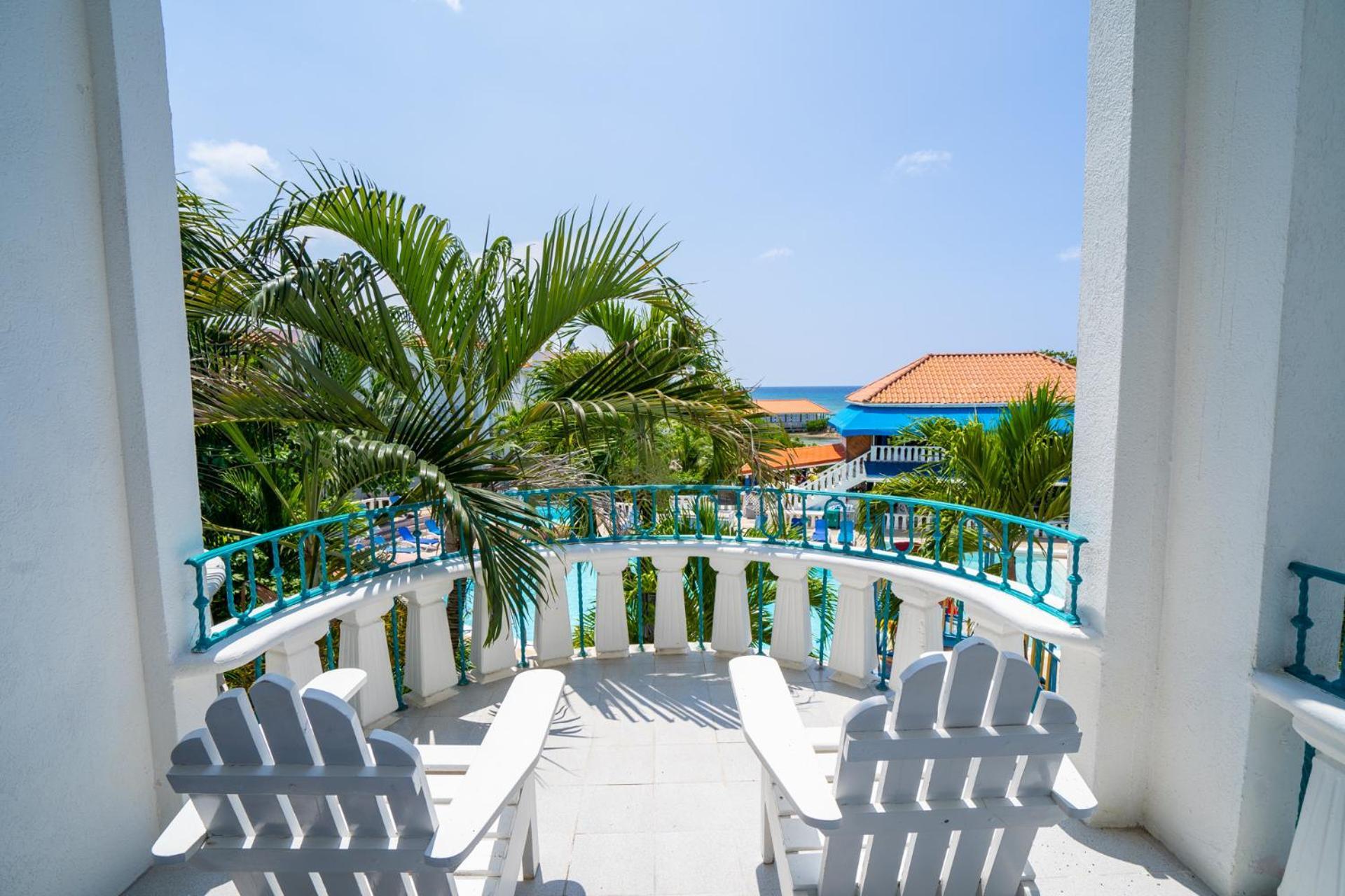 Franklyn D Resort & Spa All Inclusive รันอเวย์เบย์ ภายนอก รูปภาพ