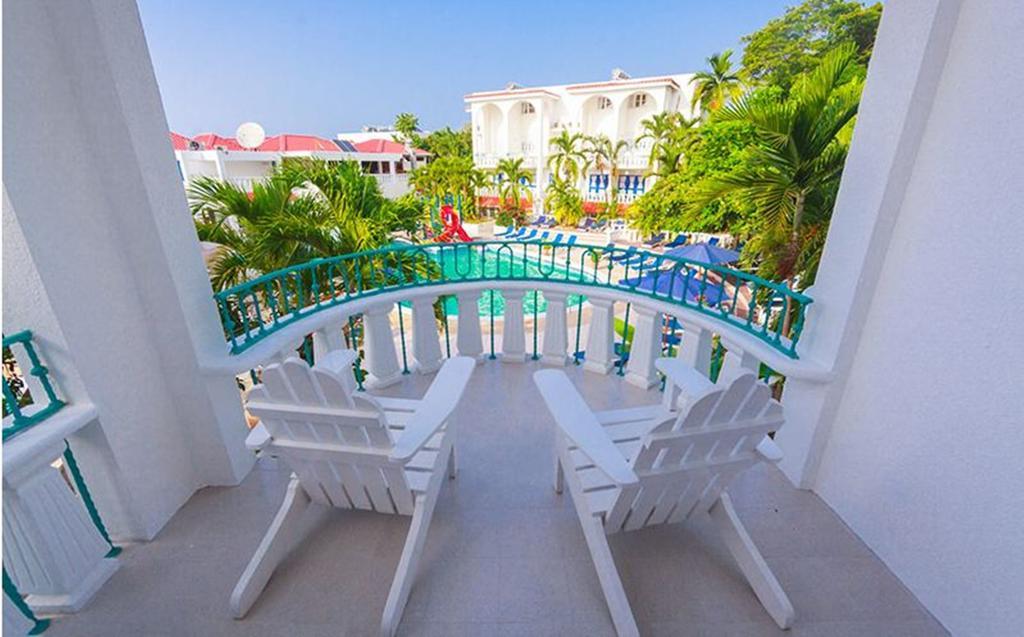 Franklyn D Resort & Spa All Inclusive รันอเวย์เบย์ ภายนอก รูปภาพ