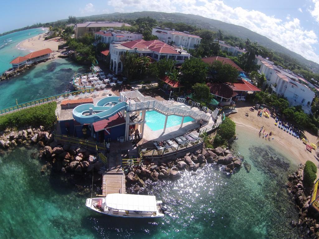 Franklyn D Resort & Spa All Inclusive รันอเวย์เบย์ ภายนอก รูปภาพ