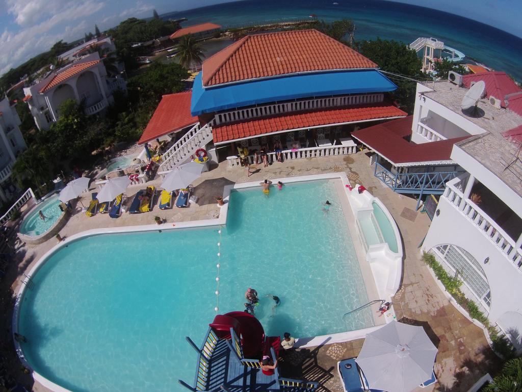 Franklyn D Resort & Spa All Inclusive รันอเวย์เบย์ ภายนอก รูปภาพ
