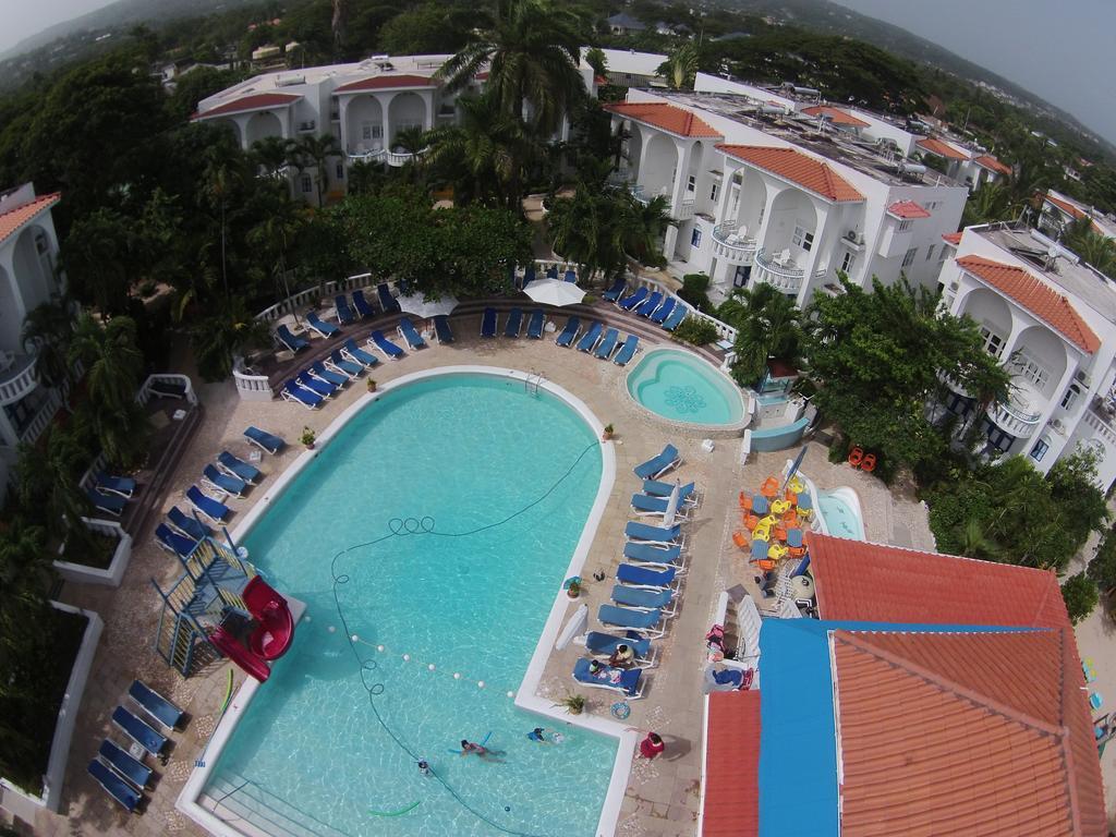 Franklyn D Resort & Spa All Inclusive รันอเวย์เบย์ ภายนอก รูปภาพ