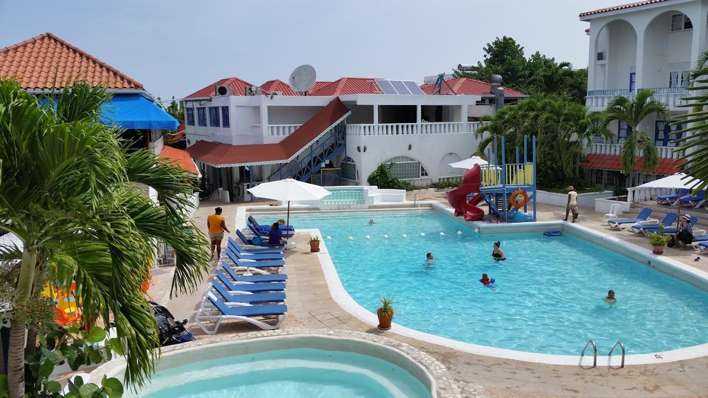 Franklyn D Resort & Spa All Inclusive รันอเวย์เบย์ ภายนอก รูปภาพ