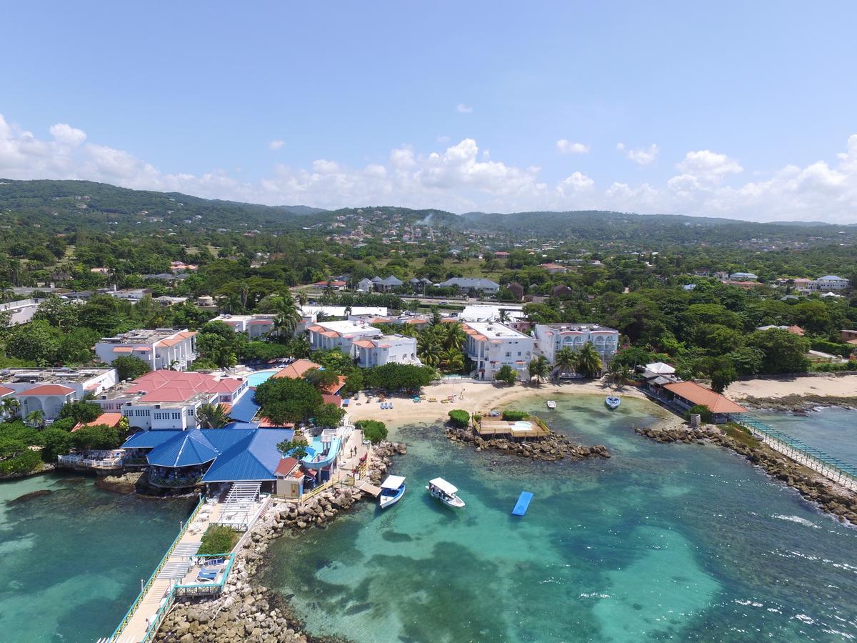 Franklyn D Resort & Spa All Inclusive รันอเวย์เบย์ ภายนอก รูปภาพ